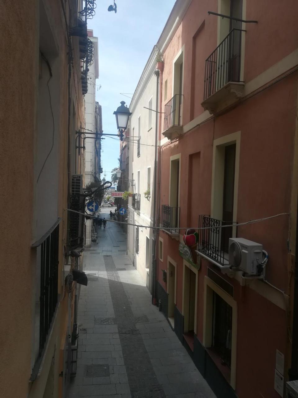 B.House Bed & Breakfast Cagliari Exterior photo
